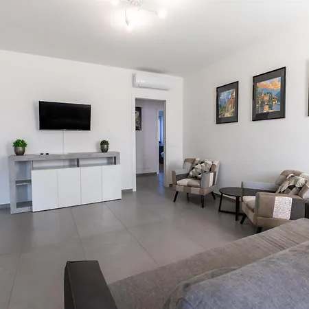 Iside - Private Garage - 15 Minutes To Appartement Lucino
